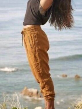 Athleta Ochre/Mustard Linen Joggers